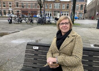 Haarlemse verhalenbankjes: “Even stilstaan, genieten van het uitzicht en het verhaal”