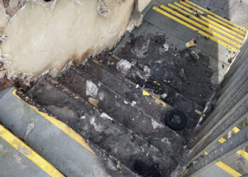 Brandstichting in Pim Mulierstadion, schade bij trap naar tribune