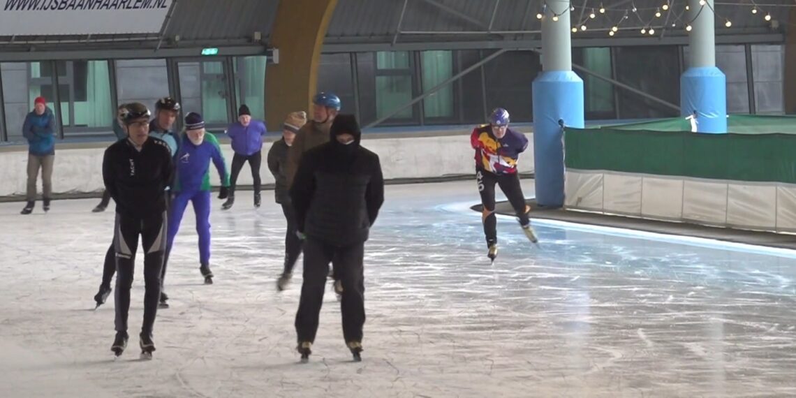 Al vroeg drukte bij schaatsverkopers: “Ik ben een beetje aan het opwarmen”