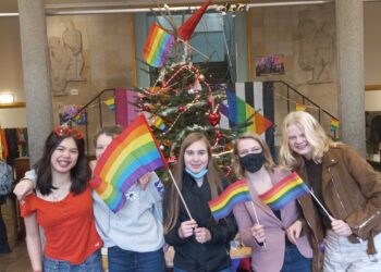 Meer aandacht voor Paarse Vrijdag op scholen met zelfs paarse mondkapjes