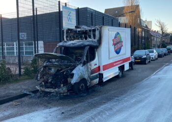 Foodtruck verwoest door brand, politie sluit brandstichting niet uit