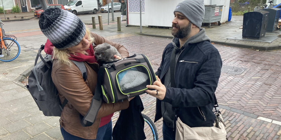 Sunette en Mario sliepen boven opgeblazen geldautomaat: “Ik kreeg bijna geen adem meer”