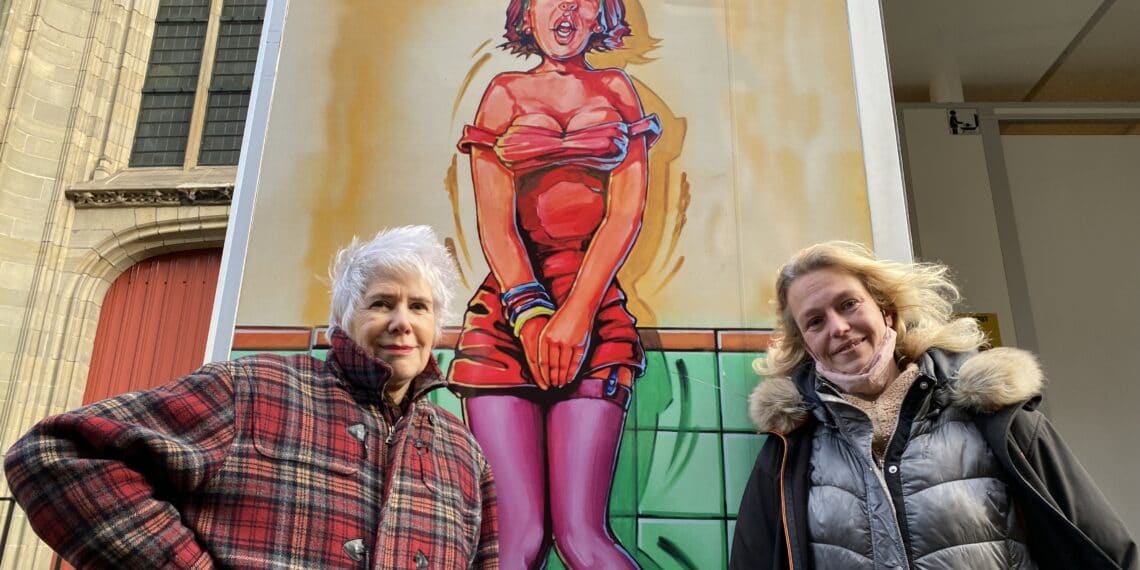 Voluptueuze vrouwen op openbare wc naast kerk zorgen voor vragen aan wethouder