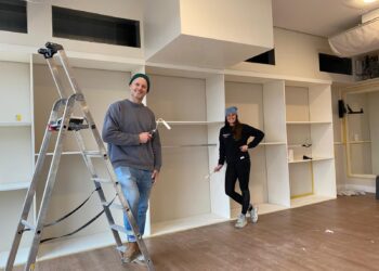 Vernieuwde Kenamju opent na brand in maart de deuren: “Ik sta nu zelf te schilderen”