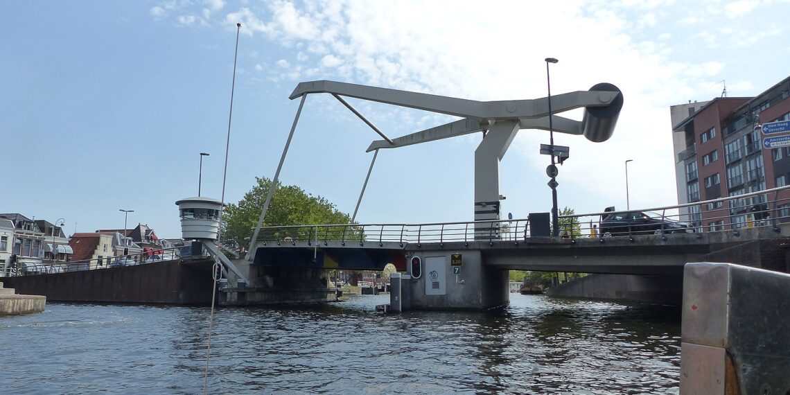 Komende maand onderhoud aan deels ‘sterk verouderde’ Verfrollerbrug