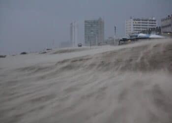 Spaarnelanden, reddingsbrigade én strandtenten ‘paraat’ voor storm Eunice