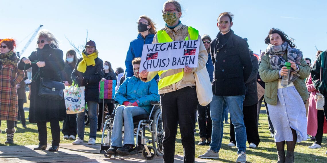 Woonprotest Reinaldapark verloopt rustig: “Dit is het begin van vele acties”