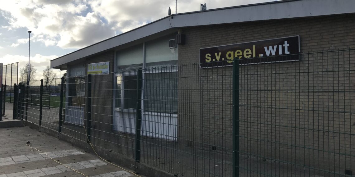 Jeugdtrainer voetbalclub Geel-Wit op non-actief na aanrandingen