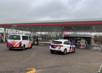 Haarlemse benzinepomp aan A200 overvallen, medewerker bedreigd met mes