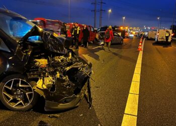 A9 weer vrijgegeven na grote kettingbotsing met twaalf auto’s