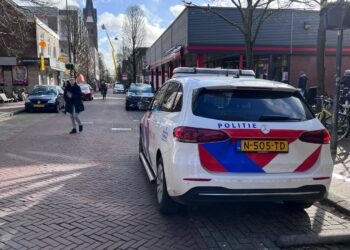 Vrouw met mes aangehouden na bedreiging medewerker supermarkt Amsterdamstraat