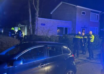 Man aangehouden voor brandstichting in eigen woning Schalkwijk