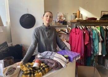 Haarlemse Anna zamelt spullen in voor Oekraïnse vluchtelingen: “Het is zo hard nodig”