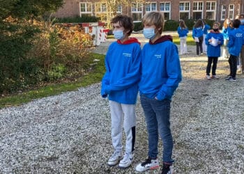 Behoefte aan fysieke rondleidingen middelbare scholen enorm: “Het zat zo vol”
