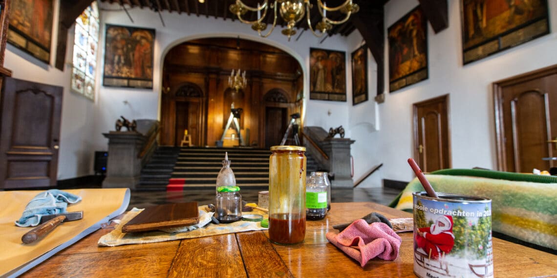 Haarlemse Gravenzaal vol met graven net op tijd klaar voor nieuwe gemeenteraad