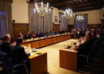 Zandvoortse ‘jonkies’ geïnstalleerd als raadslid: “Eén van de jongste raden van het land”