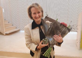 Duizendpoot Annette Molkenboer op Complimentendag ‘Bloemendaler van het jaar’