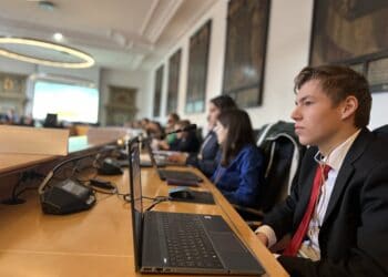 Scholieren spelen de United Nations na: “Denken over wereldproblemen vind ik leuk”