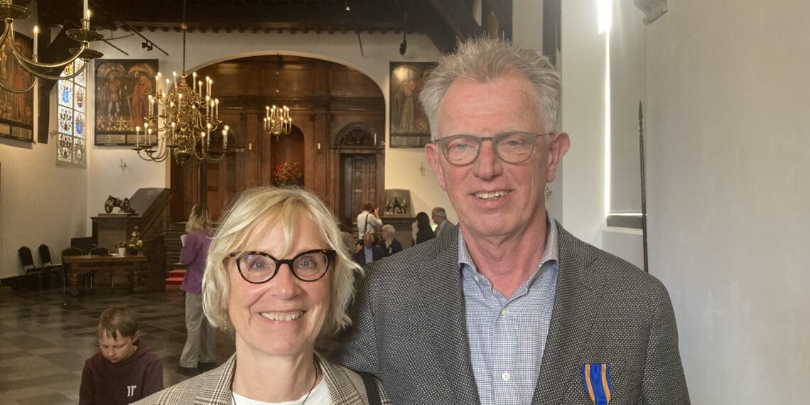 Bijzonder lintje voor Haarlemmer die beademingsapparatuur ontwikkelde voor Covid-patiënten