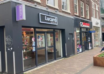 Overval op juwelier in Grote Houtstraat, daders op de vlucht