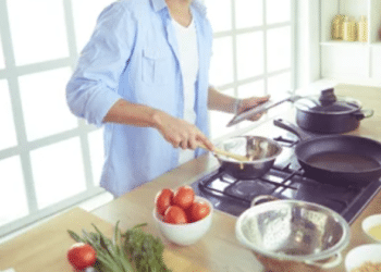 Mannen kunnen leren koken in De Luifel te Heemstede.
