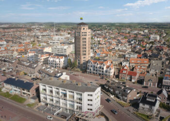 Nieuw ‘jasje’ voor watertoren Zandvoort: groter, meer ramen en 12 appartementen