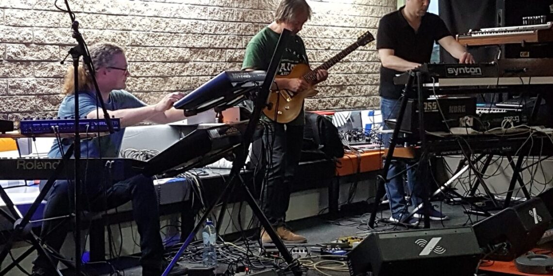 Improvisatie-collectief Mäläskä deze zondag live op Haarlem105