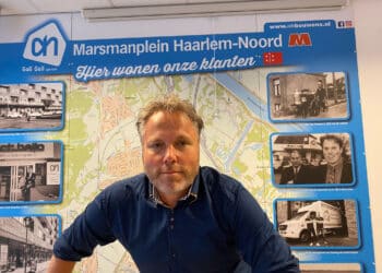 Supermarkteigenaar Han Bouwens blikt terug op overval: “We hebben een groepsfoto gemaakt met een middelvinger naar de overvaller”