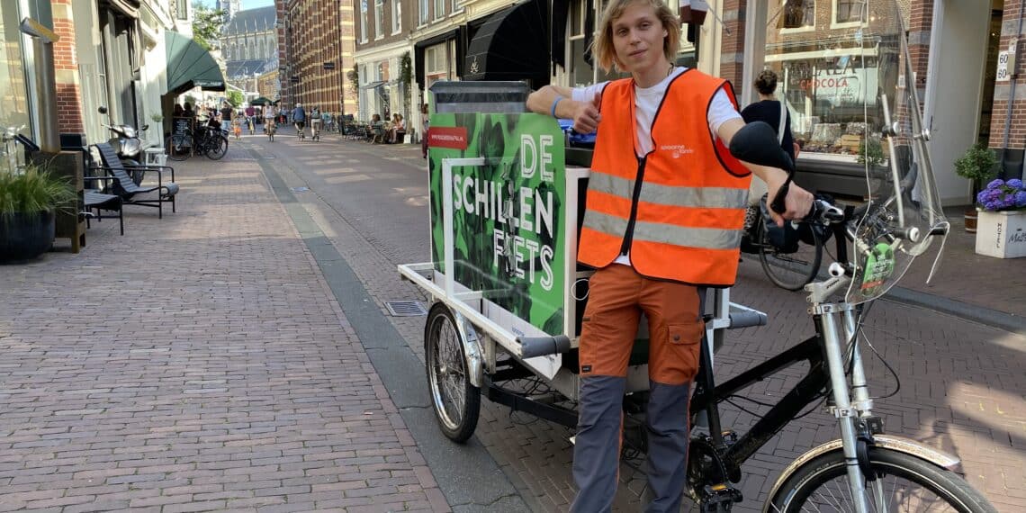 De schillenboer is wéér terug in Haarlem: “Leuk om in deze tijd schillenboer te zijn”