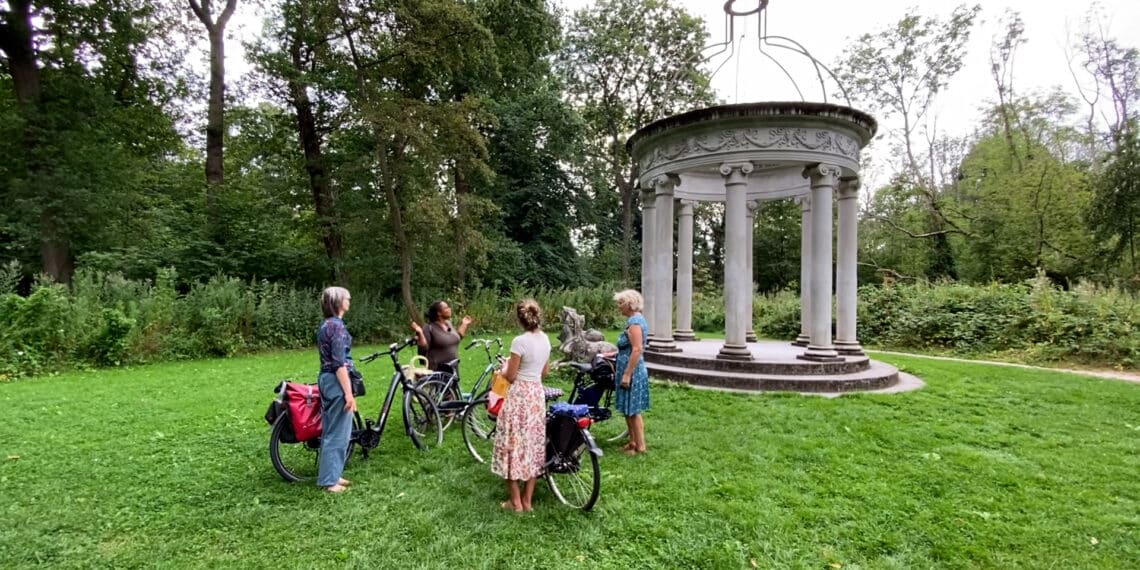 Fiets langs sporen van slavernij in Haarlem: ‘Er is ontzettend veel’