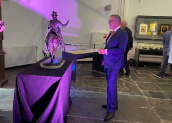 Burgemeester Wienen opent tentoonstelling ‘Willem van Oranje door een gekleurde bril’