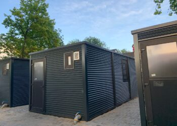 Gemoedelijke sfeer tijdens bewonersavond Kohnstammlaan: “Ik heb nog een bank over, kunnen jullie die gebruiken?”