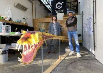 Nagemaakt zeereptiel wacht op nieuw onderkomen, wie neemt Tany in huis?