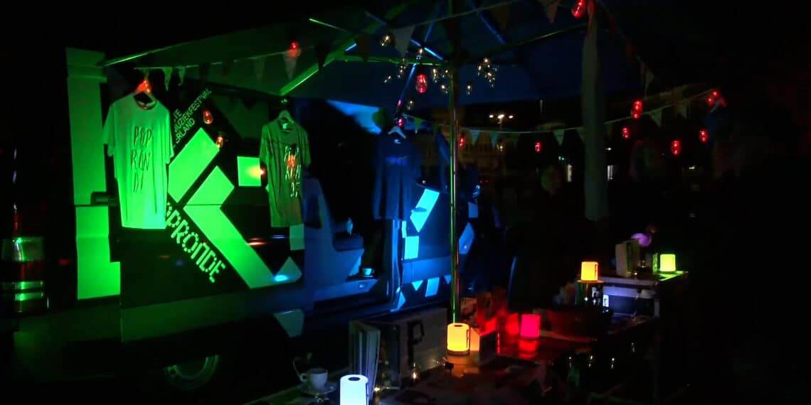 Kijk terug: Popronde Haarlem, de infostand op de Grote Markt