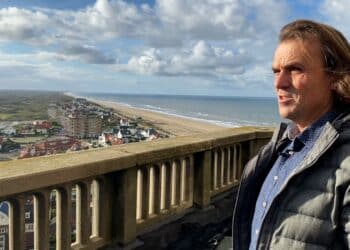 Architect neemt ons mee naar boven in de watertoren: “Het uitzicht is fenomenaal! Je ziet IJmuiden, Haarlem en zelfs Rotterdam”