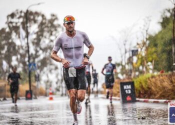 Haarlemmer Ardjan plaatst zich voor WK Iron Man op Hawaii: ‘Hoe ouder, hoe taaier’