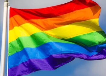 Bloemendaal wordt regenbooggemeente, politicus deelt persoonlijk verhaal om belang te onderstrepen