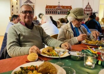 Speciaal kerstdiner voor dak- en thuislozen: “Hier is Kerst voor bedoeld”