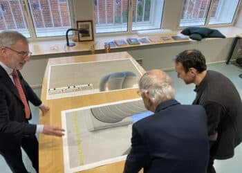 Haarlemse kunstenaar (88) eindelijk in Teylers Levende Kunst-collectie. “Ik leef nog, dus hier ben ik op mijn plaats”