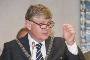 Burgemeester Roest uit verbazing tijdens raadsvergadering: “Ik dacht dat ik al helder had gemaakt dat ik niet opga voor herbenoeming”
