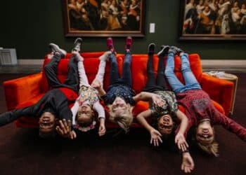 Schrijfster Annemarie Jongbloed signeert en leest voor uit Meestervervalser