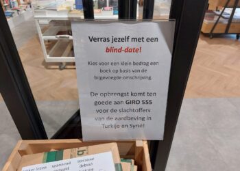 Blind-daten met boeken bij Boekhandel Blokker: “De opbrengst gaat naar Giro555, we zitten al op dik 500 euro”