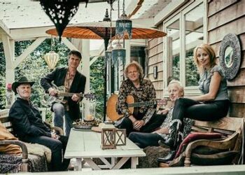 The Dashboard Danglers spelen tijdens Sunday Sessions in het Patronaat