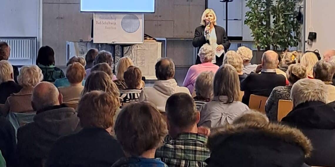 Irene Moors over haar jeugd in Schalkwijk: “Het heeft mij creatief gevormd en mijn ouders hebben er altijd heel fijn gewoond”