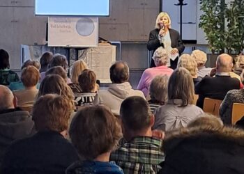 Irene Moors over haar jeugd in Schalkwijk: “Het heeft mij creatief gevormd en mijn ouders hebben er altijd heel fijn gewoond”