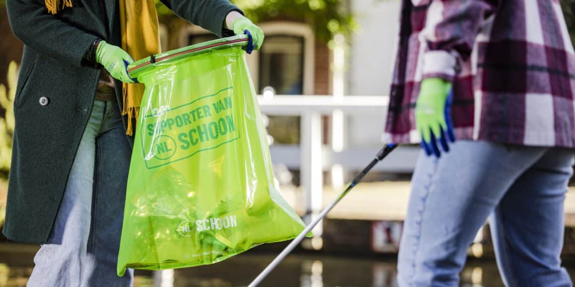 50 opschoonacties in Haarlem tijdens Landelijke Opschoondag