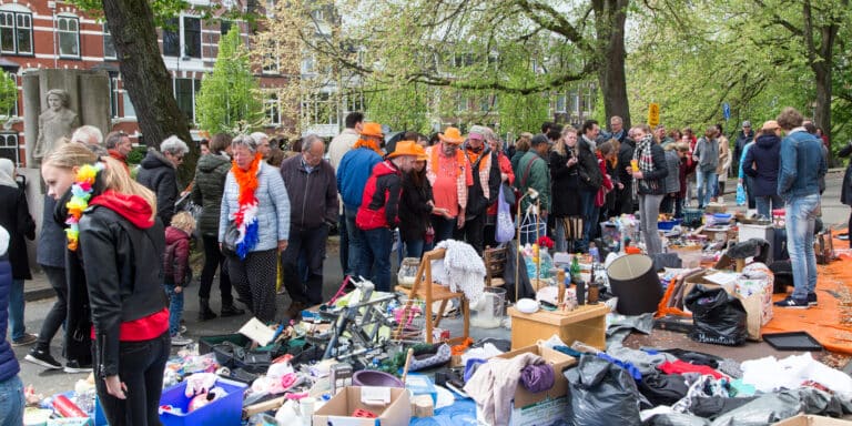 Volop activiteiten in Haarlem tijdens Koningsdag: 'Zelfs al plekken gereserveerd voor de vrijmarkt'