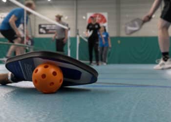 Pickleball Haarlem zoekt nieuwe leden: “Het maakt niet uit hoe oud je bent, zelfs een 85-jarige man kan winnen”
