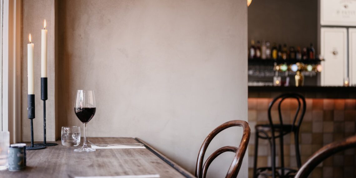 Boekhandel De Vries Van Stockum opent café: “We krijgen alleen maar leuke reacties”