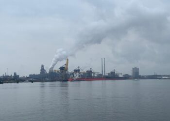 Onderzoek toont aan, omwonenden Tata Steel onvoldoende tot 2020 beschermd tegen uitstoot: “Alsof het anno nu wel goed gaat”